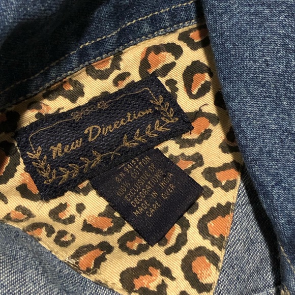 Vintage Jean Jacket w/ Safari Animals (s) - Picture 5 of 7